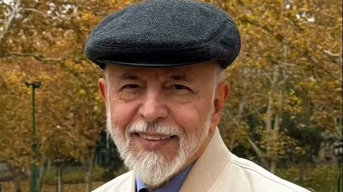 دکتر علیرضا آزمندیان: چرا کنترل نگاه و حرف مردم درباره شما غیرممکن است؟