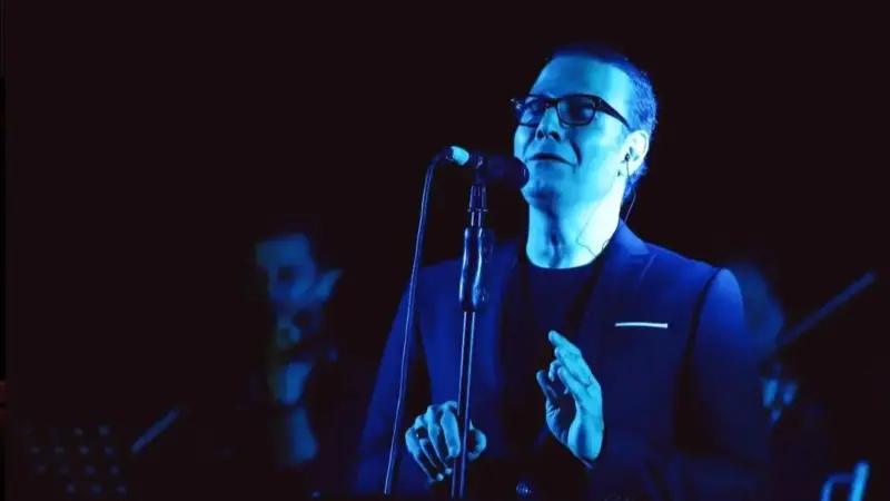 اجرای زنده و پرشور علیرضا قربانی با «با من بخوان» در هتل اسپیناس همه را به وجد آورد