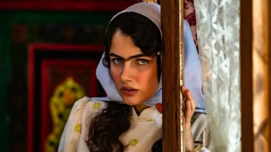 پرتره جذاب فرزانه فرنام؛ ستاره درخشان سریال بامداد خمار با استایلی لوکس و چشم‌نواز!