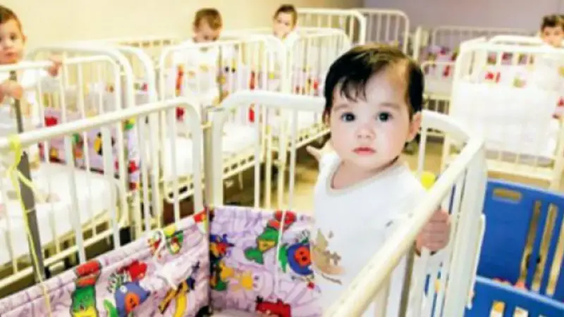 چرا زنان مجرد هنوز نمی‌توانند نوزاد را به فرزندخواندگی بگیرند؟ توضیح مدیر بهزیستی درباره محدودیت‌ها