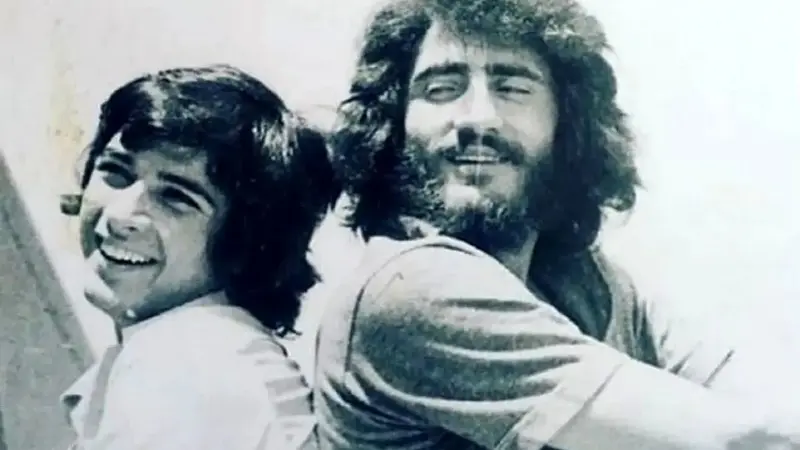 رقص بی‌نظیر و حیرت‌انگیز مجید مظفری در اوج جوانی حین سیگار کشیدن!