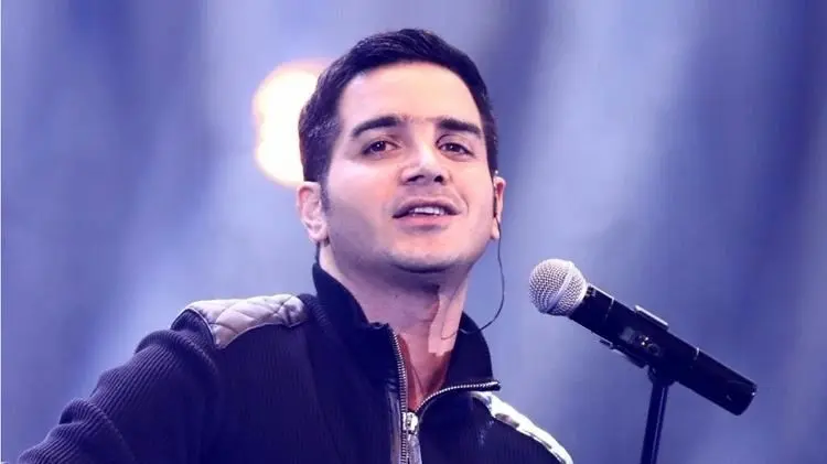 واکنش جنجالی محسن یگانه به پرچم بحرین در کنسرت شیراز: «اینجا ایران است…»