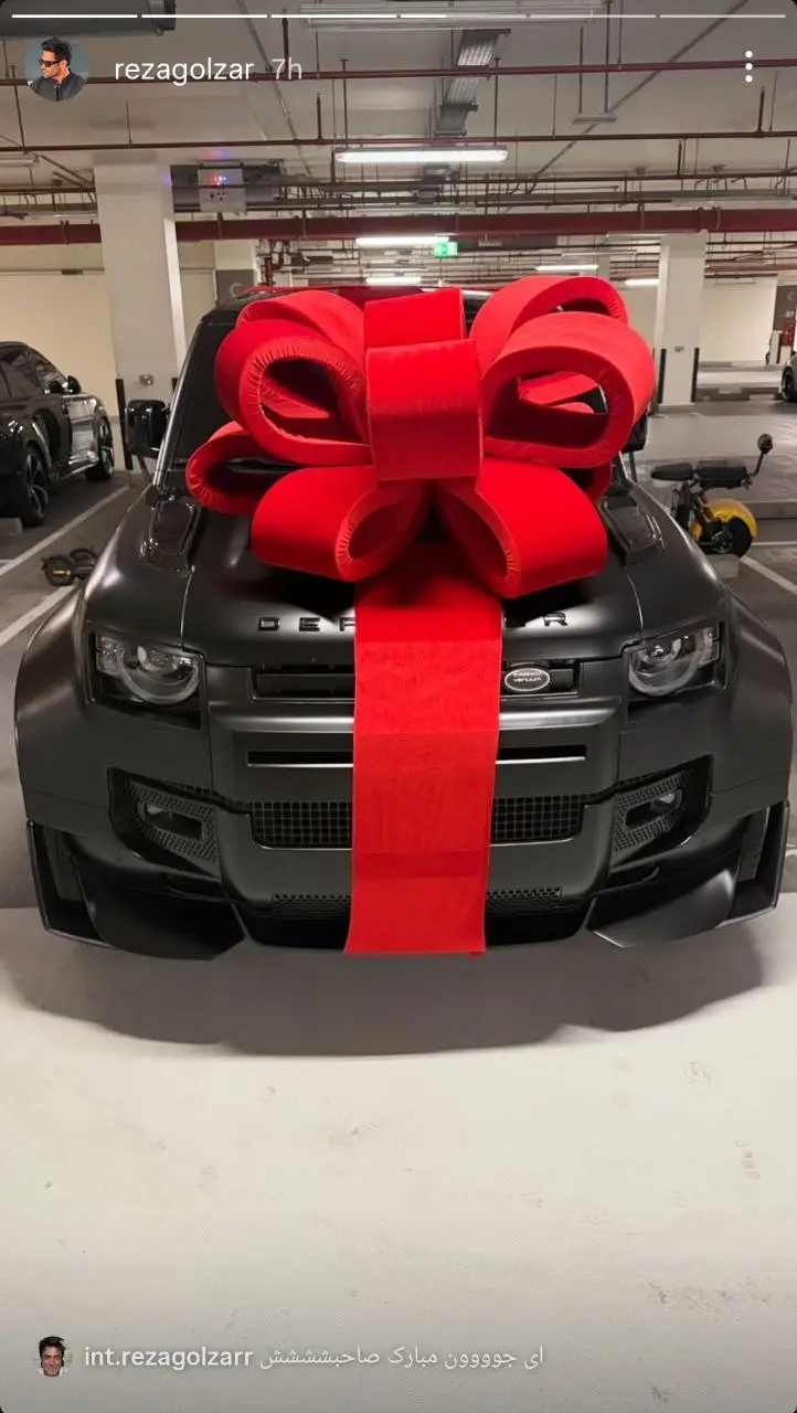 (عکس) شباهت عجیب رنگ چشم محمدرضا گلزار و گربه اش / لاکچری بازی آقای سوپراستار کم بود ست کردن رنگ چشم هم اضافه شد!