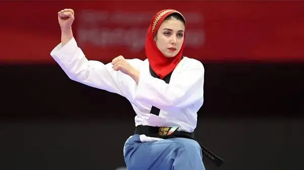 نگاهی به میز غذای مادر دختری مرجان سلحشور بعد از عروس شدنش ؛ از برنج زعفرانی تا ….