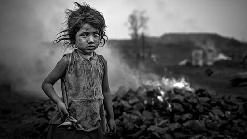 دختر ۱۰ ساله افغان، نماد مقاومت خاموش در عکس سال یونیسف شد!