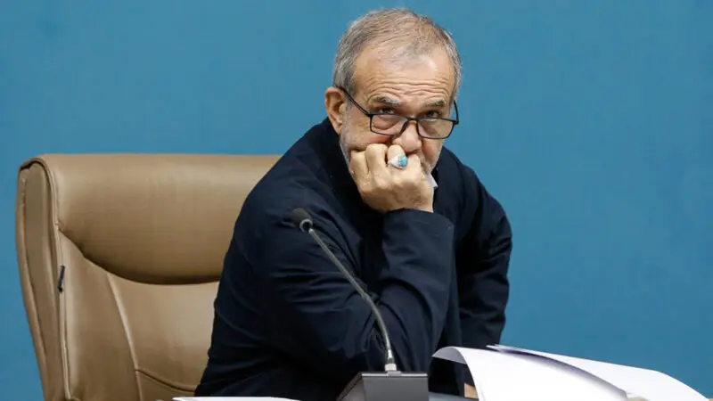 آقای‌ پزشکیان! شما برای سفید کردن آمدید نه سیاه‌ کردن!/ می‌گویید نمی‌شود با یک دستور فیلترینگ را برداشت، چرا نمی‌شود؟ خواستید و نشد؟