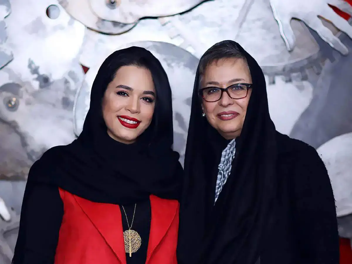 نگاهی به چیدمان حیاط رویایی ملیکا شریفی نیا که همه را مجذوب خود کرد