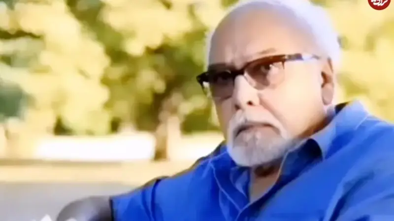 عکس| سفر در زمان؛ «منوچهر وثوق» در حال مجله خواندن در پشت صحنه یک فیلم؛ دهه 50