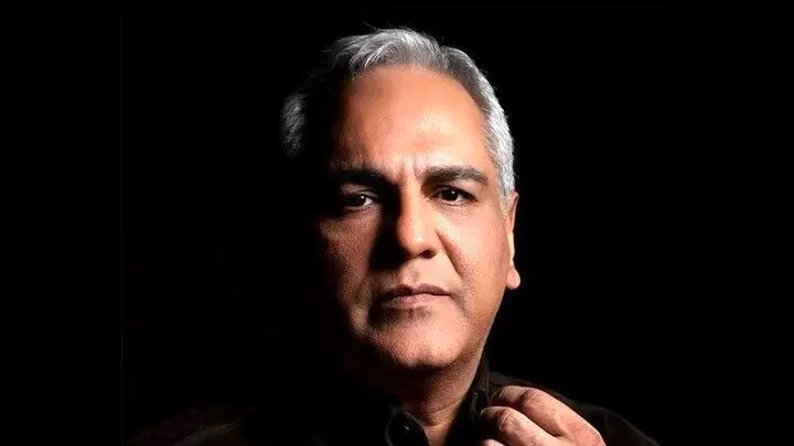 خاطره جنجالی مهران مدیری با بانوی مسن‌ای که به جای عکس یادگاری، خواست مربع‌ها رو بخوره!