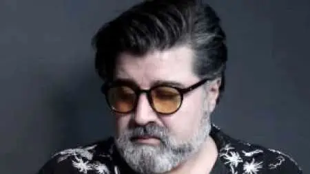 مهدی یغمایی ورژن جدید «بی حواس» را منتشر کرد؛ شنیدن این آهنگ را از دست ندهید!