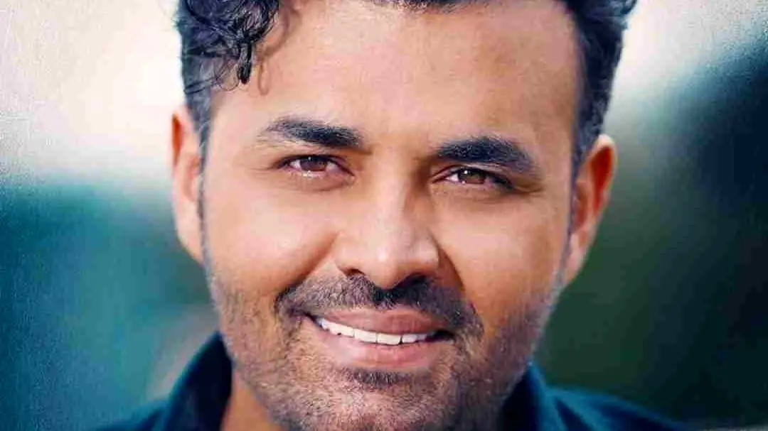 دانلود ویژه آهنگ جدید میثم ابراهیمی: «واسه همیشه عشقمو به دلت میدوزمش» با کیفیت بی‌نظیر!