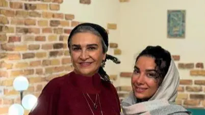 نگاهی جذاب به خانه نقلی مینا نوروزی؛ ترکیب هنری مبلمان سنتی و لوسترهای مدرن!