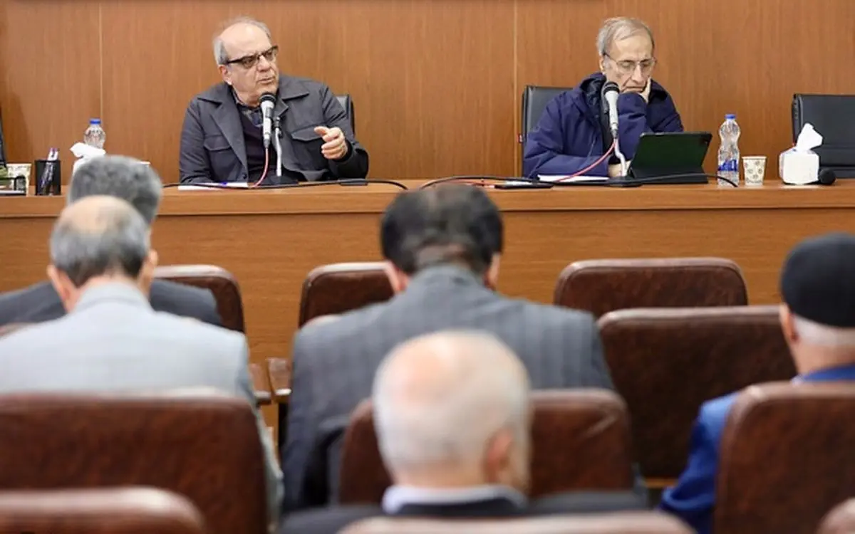 عباس عبدی: آیا سیستم سیاسی ایران هنوز توان تغییر دارد؟ نگاهی به امید و ناامیدی امروز