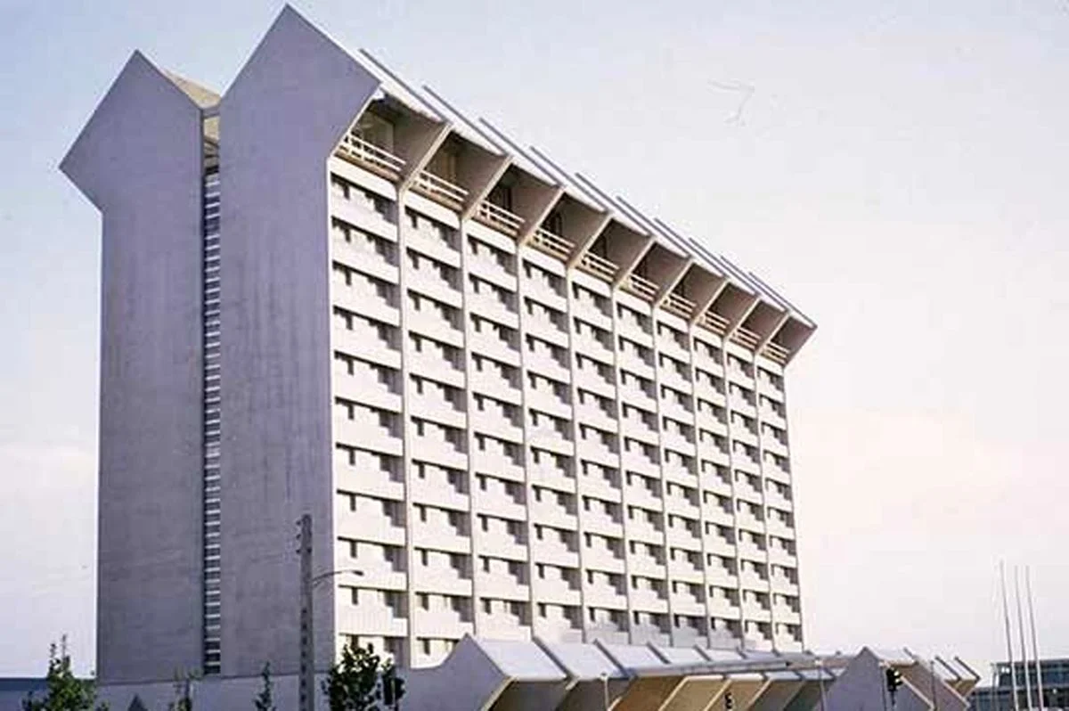 کلنگ بزرگ‌ترین هتل ایران در پارک فرح به زمین خورد!