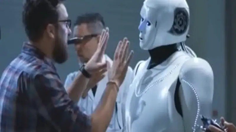 چرا هوش مصنوعی مقصر اخراج ۵۰ هزار نفر نیست؟ پشت پرده واقعیت‌های تلخ بازار کار در ۲۰۲۵