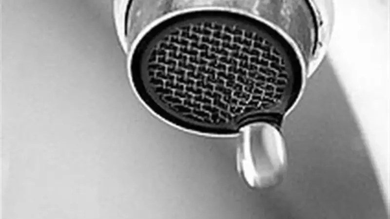 آیا خانوارها واقعاً مقصر بحران کم‌آبی هستند؟ انتقاد تند فعالان محیط زیست به مدیریت آب شرب