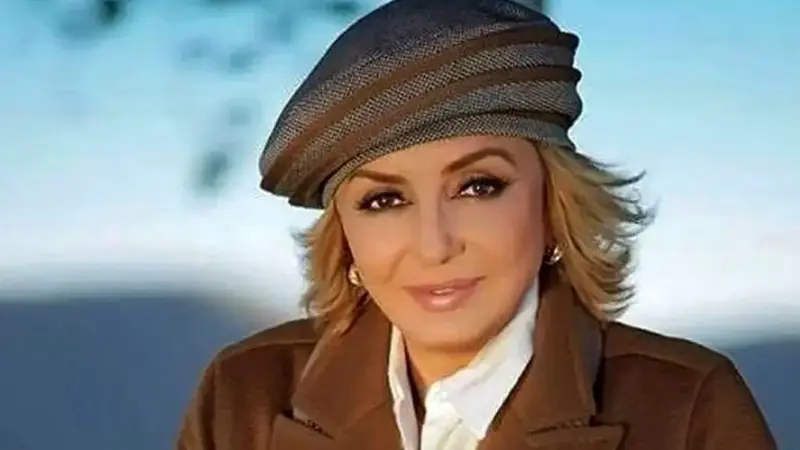 قاب تاریخ | «گوگوش» در ۲۱ سالگی با چادر مشکی