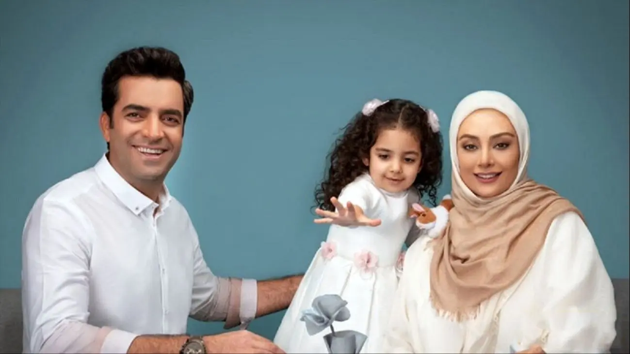 لحظه‌ای بی‌نظیر: سلفی منوچهر هادی با یکتا ناصر و دخترش در پشت صحنه دلدادگان!