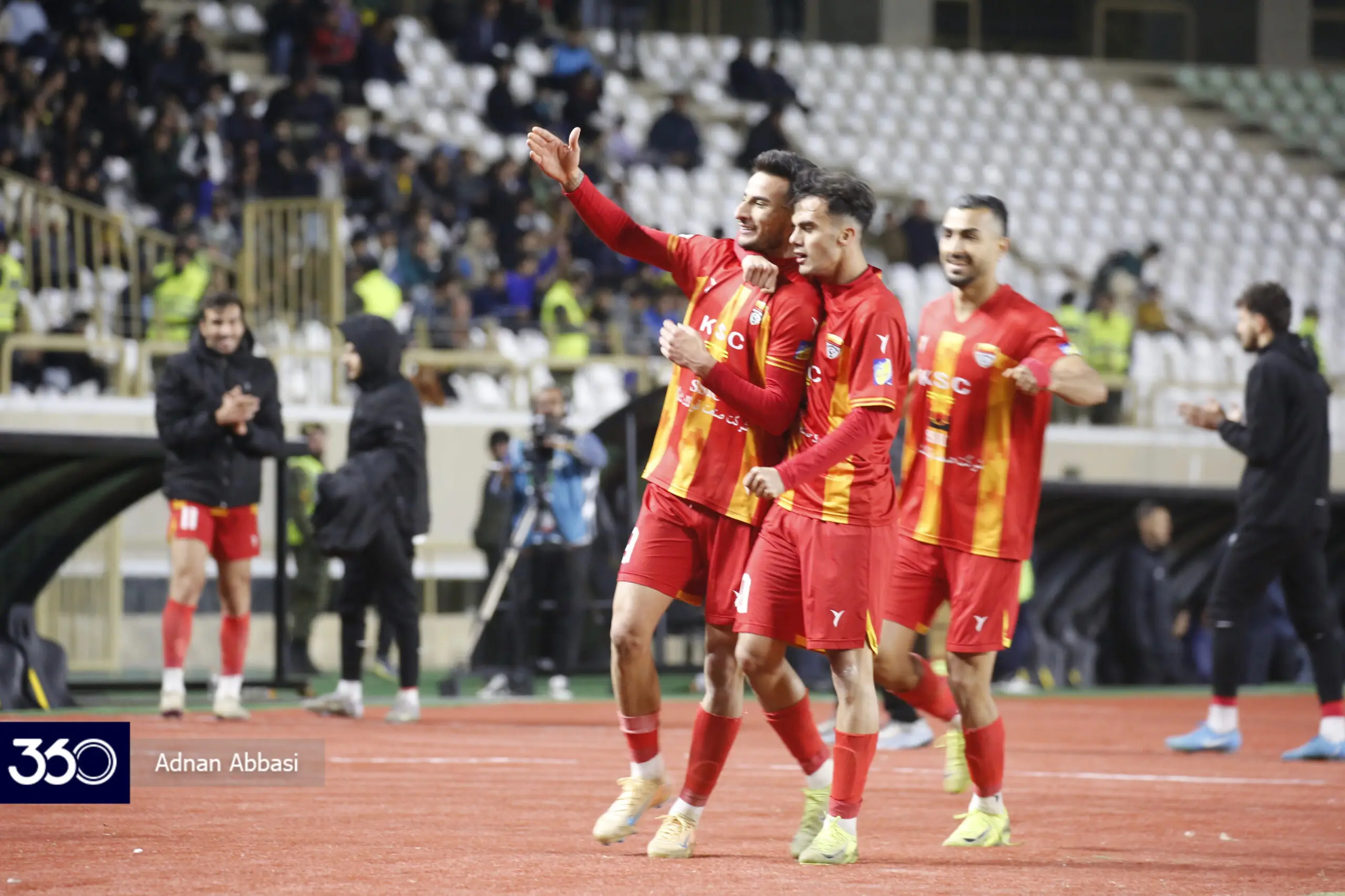 یحیی گل‌محمدی با وجود تلاش جانانه، فولاد را به پیروزی نرساند؛ دراماتیک‌ترین بازی نیم‌فصل رقم خورد!