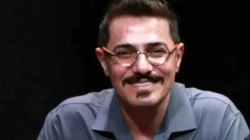 دبیر سیاسی اعتماد آزاد شد