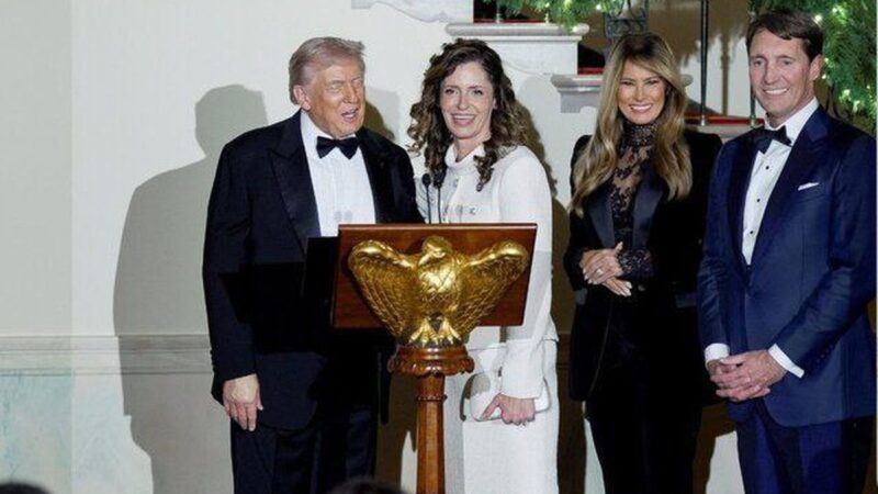 کاخ سفید در بیانیه‌ای عجیب درباره بانداژ مرموز دست ترامپ چه گفت؟