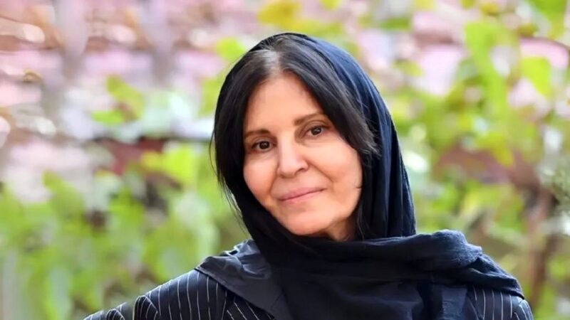 واکنش غیرمنتظره بازیگر سریال «آنام» در دورهمی هنرمندان جنجال‌ساز شد!