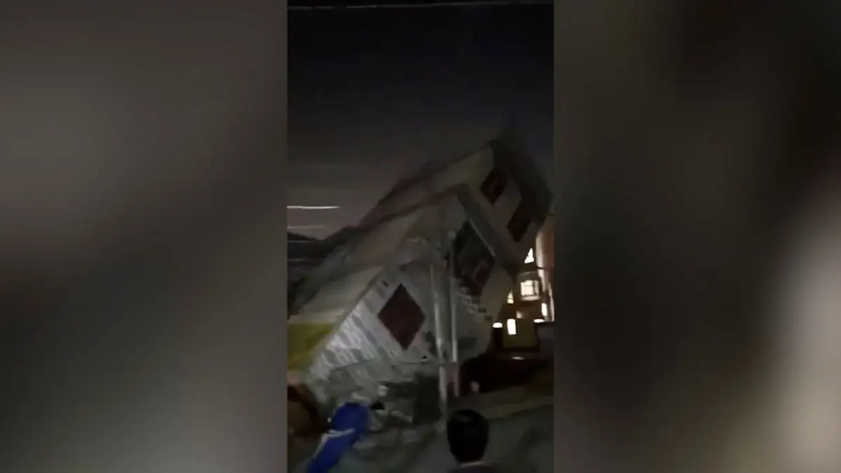 فاجعه هولناک در نجف؛ ریزش ناگهانی مجتمع مسکونی و گرفتار شدن ده‌ها نفر زیر آوار!