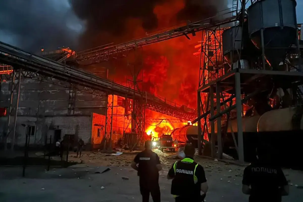 حمله برق‌آسا و بی‌سابقه اوکراین به پالایشگاه نفت روسیه با موشک‌های انگلیسی!