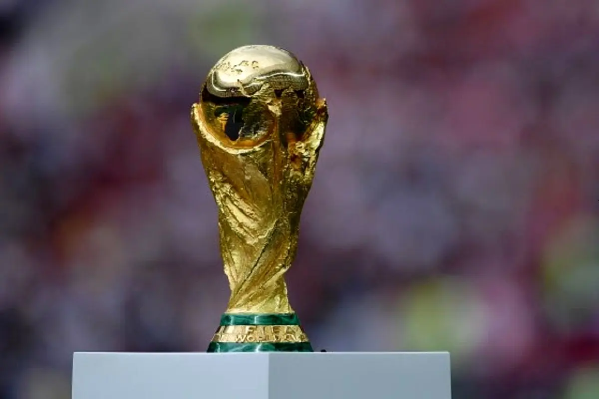 لحظه بی‌نظیر رونمایی کاپ قهرمانی جام جهانی که همه را شگفت‌زده کرد!