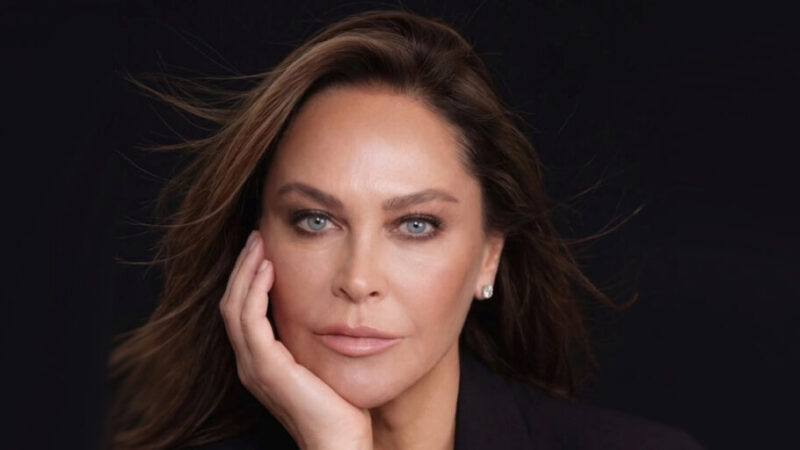 هولیا آوشار با تیپ متفاوت و حجابش دوباره همه را مات کرد! تصاویر جنجالی عشق قدیمی ابراهیم تاتلیس