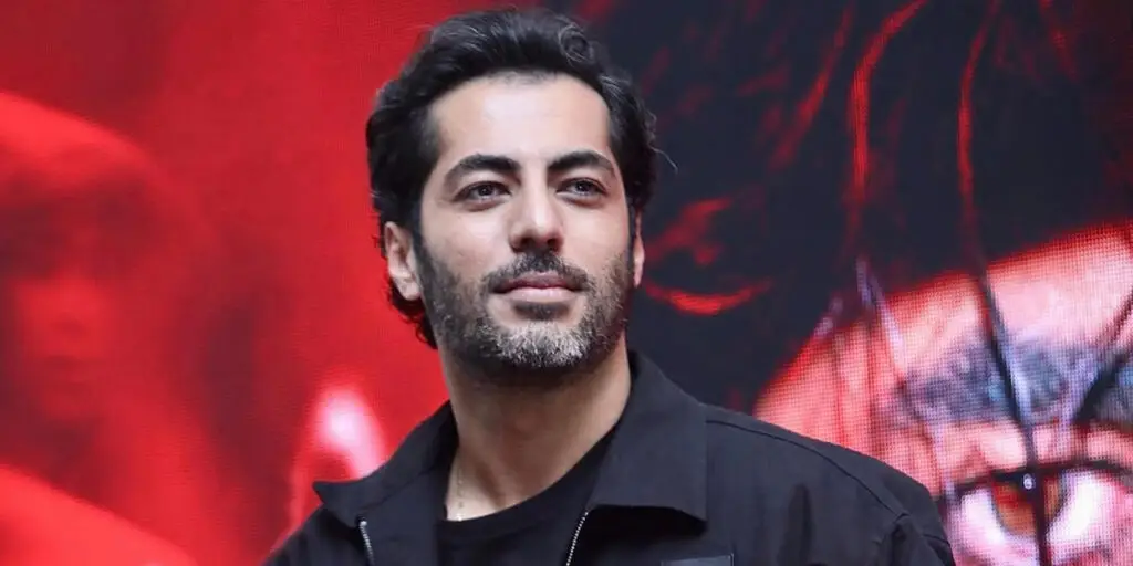 نوید پورفرج با استایل متفاوت در جشن حافظ؛ شلخته یا جسورانه؟