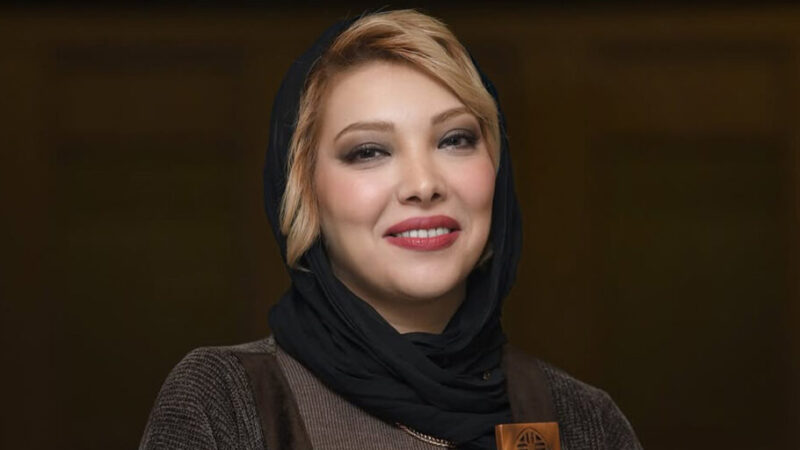 صدف اسپهبدی با تیپی زرشکی و چشم‌نواز دوباره همه را حیرت‌زده کرد!