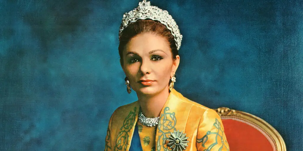 پوشش فرح پهلوی در سفرش به فنلاند در سال ۱۳۴۹