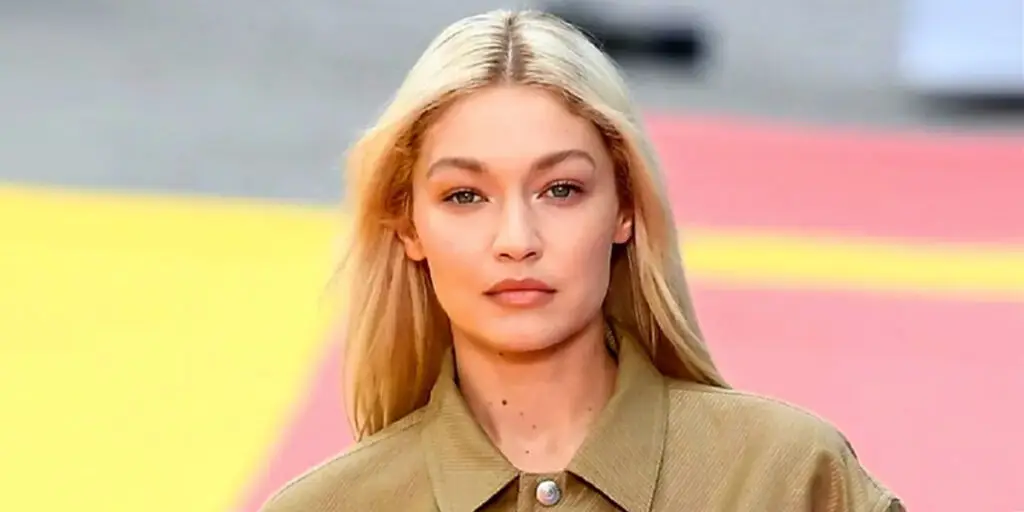 عکسی نادر از جی‌جی حدید در کودکی که راز خوش‌پوشی او را فاش می‌کند!