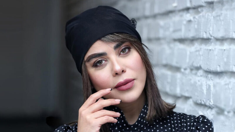 الهام اخوان با میکاپ شگفت‌انگیز در پشت صحنه نمایش «جشن» همه را مات کرد!