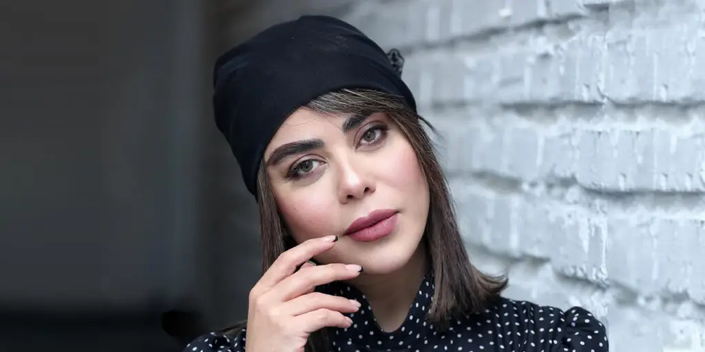 الهام اخوان با میکاپ شگفت‌انگیز در پشت صحنه نمایش «جشن» همه را مات کرد!