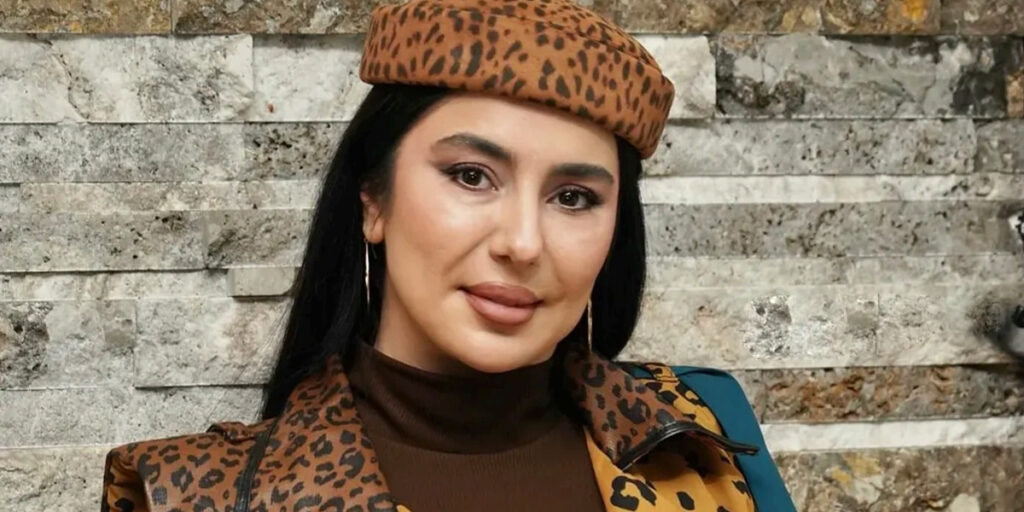 شیدا یوسفی در خارج از کشور با استایلی خیره‌کننده که همه نگاه‌ها را به خود جذب کرد!