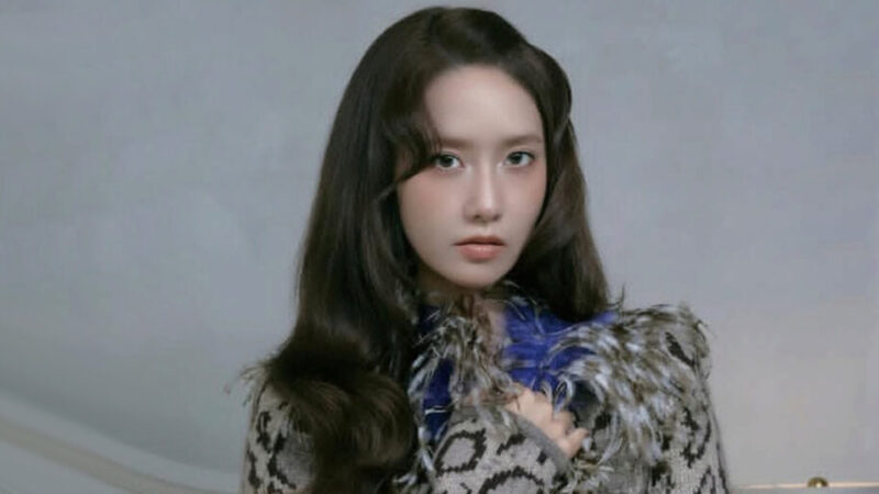 راز جذابیت ایم یونا؛ چرا پیراهن مخمل همیشه انتخاب اول ستاره کره‌ای است؟