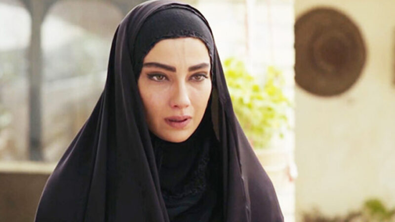 استایل زمستانی به سبک بازیگر سریال «نجلا» | از کلاه گرم محیا دهقانی الگو بردارید