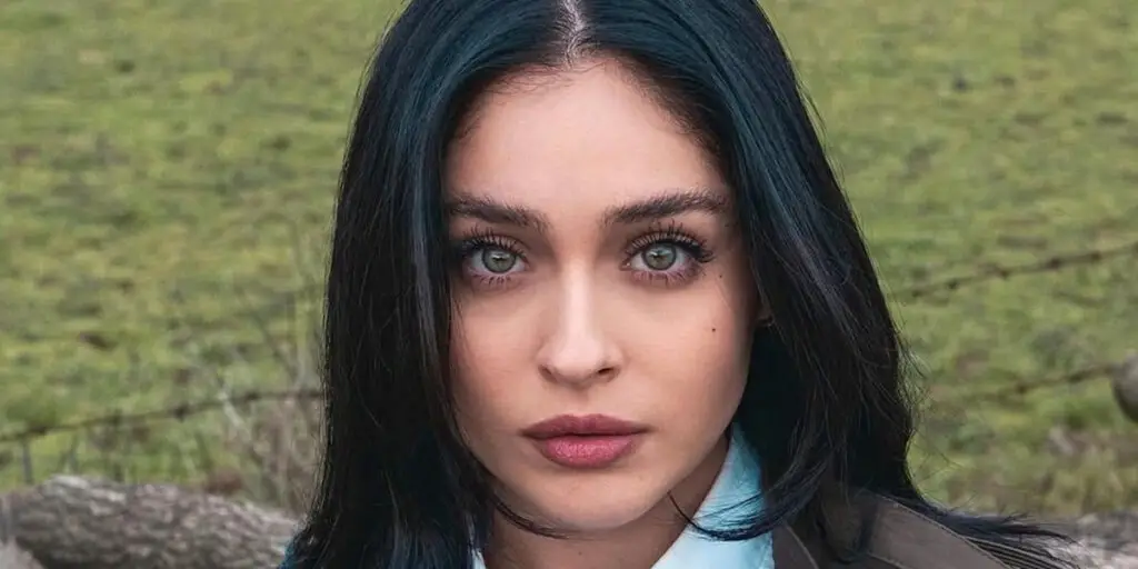 زینب سریال «رزها و گناه‌ها» با استایلی لایه‌لایه سلیقه‌اش را به رخ کشید