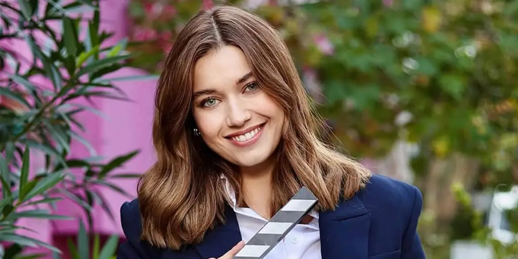 آفرا ساراچ‌اوغلو، چهره جدید و خیره‌کننده برند لوکس بولگاری در تبلیغاتی متفاوت!