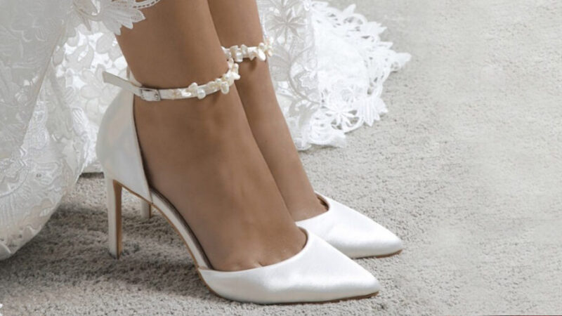 ترند کفش‌های عروس ۲۰۲۶: از راحتی پاشنه‌تخت تا شکوه بوت‌های بلند که همه را حیرت‌زده می‌کند!