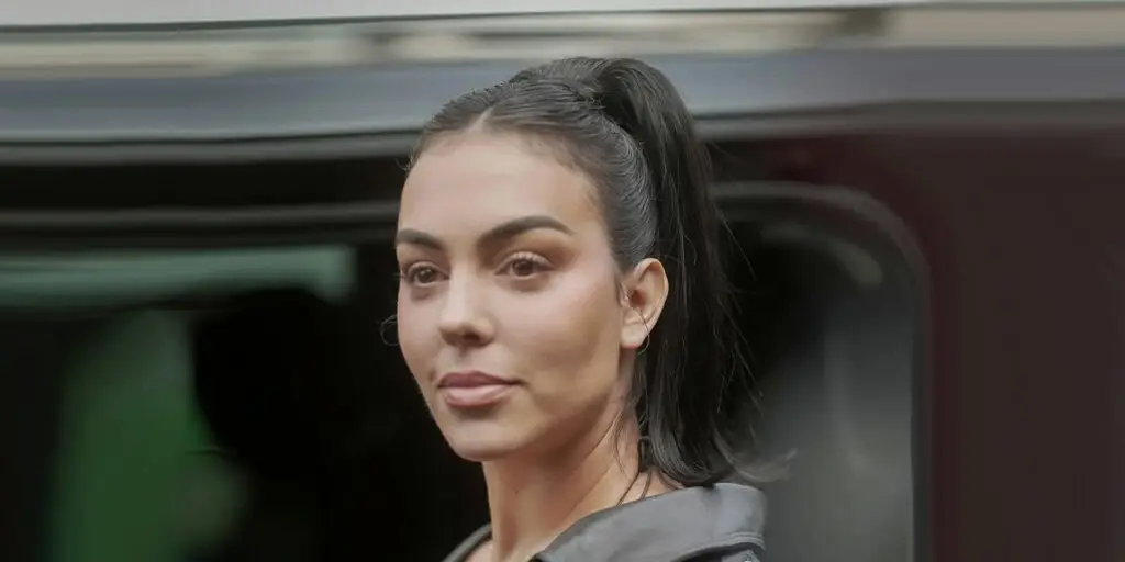 نامزد رونالدو با عکس‌های جنجالی روی جلد ووگ اسپانیا؛ رازهای تازه از عروسی‌شان فاش شد!