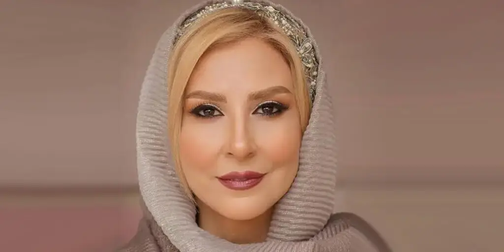 مرجانه گلچین با استایلی جسورانه و نامتعارف در هوای سرد؛ راز جذابیت این انتخاب چیست؟