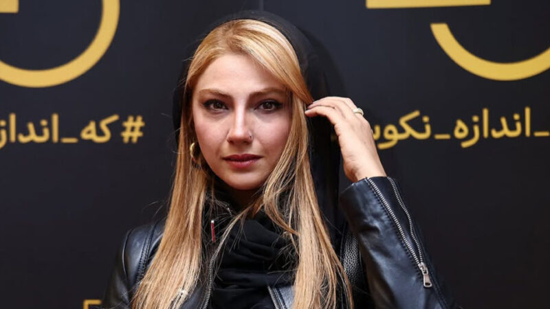 محیا دهقانی با کلاه روسی سفید؛ داغ‌ترین ترند زمستان امسال!