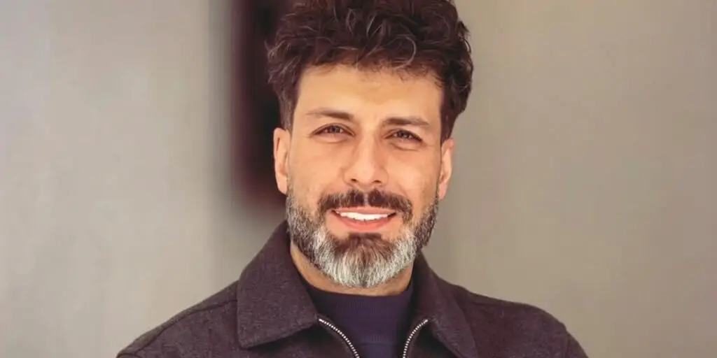 استایل خاص و متفاوت مجید واشقانی در موتورسواری؛ مجری بازیگر که همه را شگفت‌زده کرد!