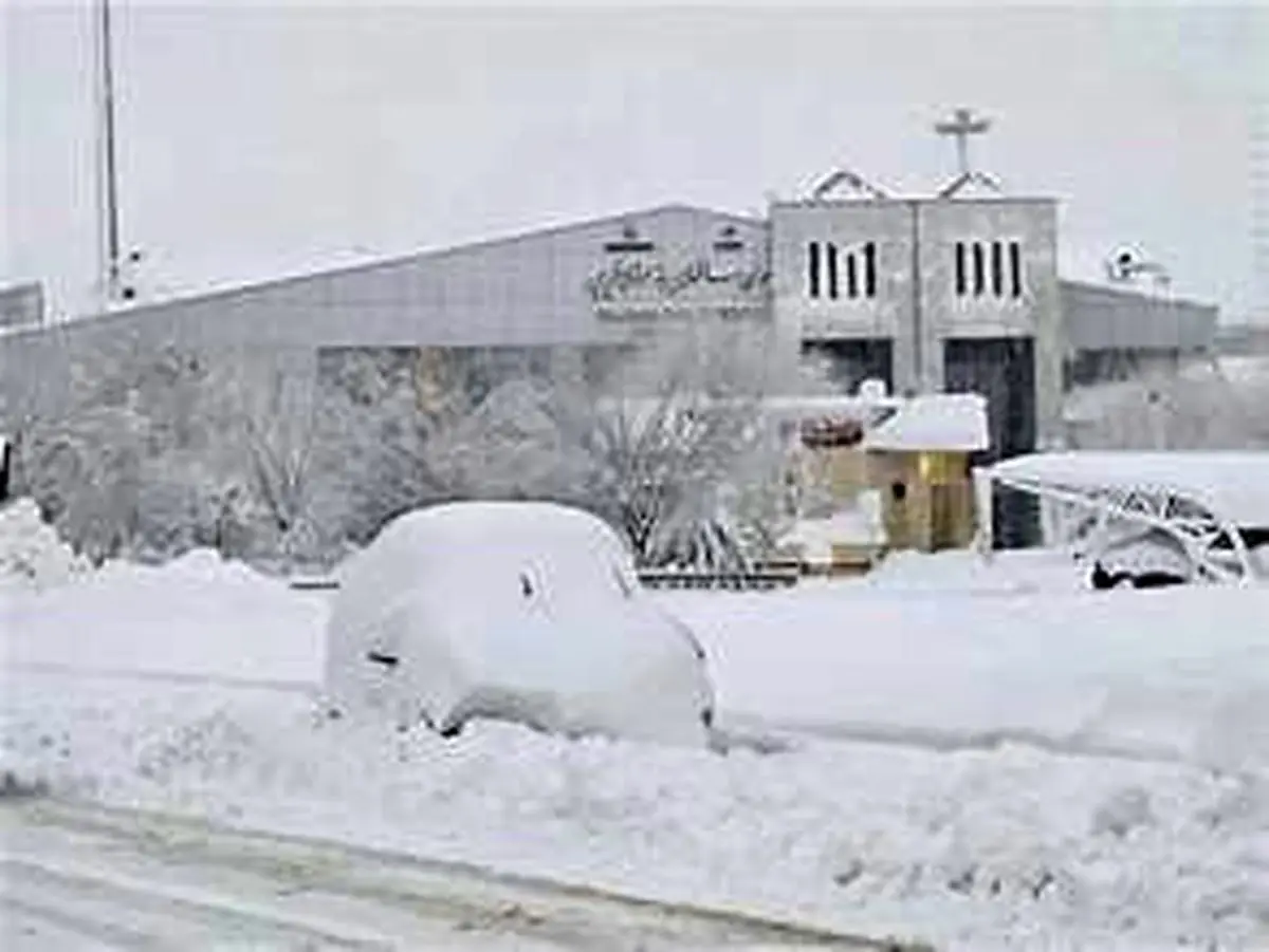 خودروها در کنگ خراسان زیر ۶۰ سانت برف مدفون شدند؛ تصاویر حیرت‌انگیز از بارش سنگین!