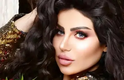 فیلم/ سوپرمدل عرب در حرم امام رضا / حلیمه بولند با حجاب کامل!