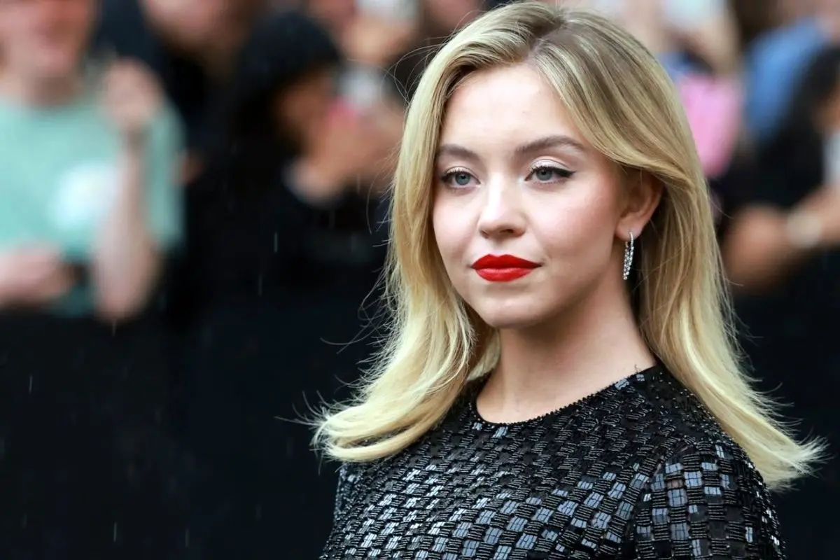 شایعه جنجالی خیانت سیدنی سوینی؛ پای فوتبالیست مشهور در میان است؟