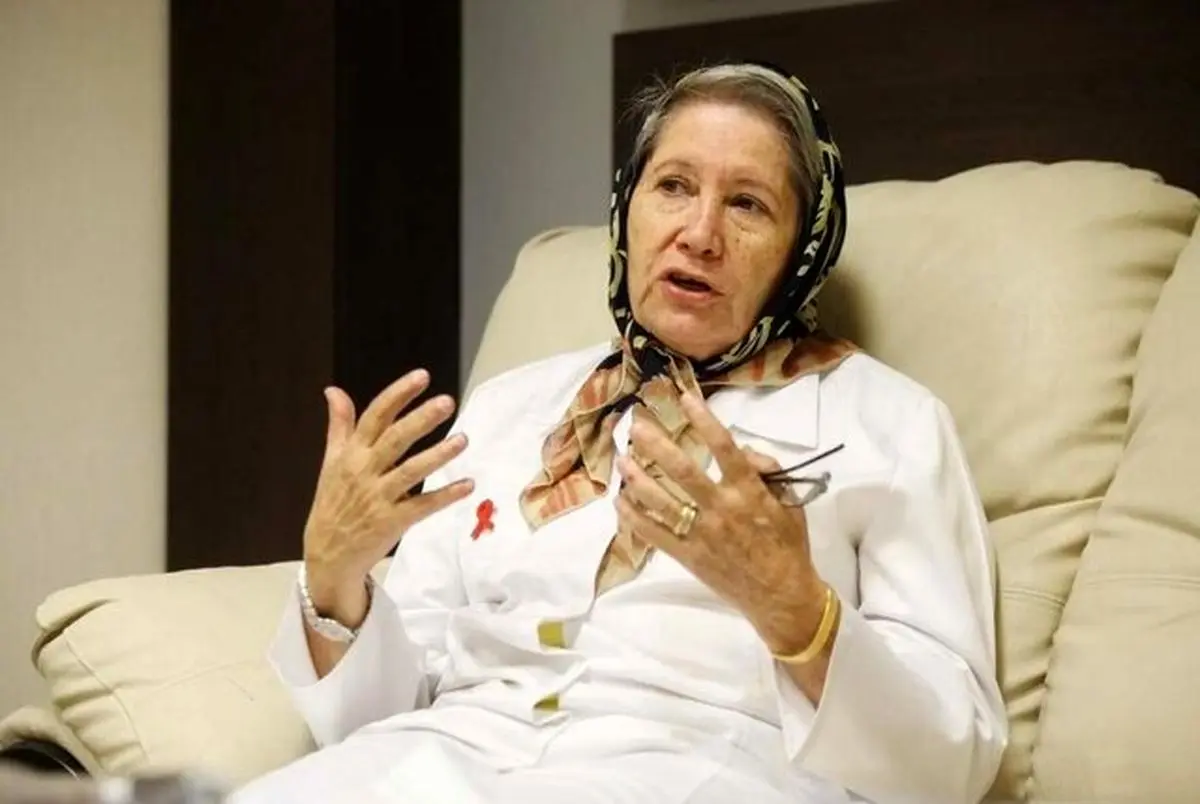 مینو محرز هشدار داد: ماسک‌های معمولی در برابر آلودگی هوا بی‌فایده‌اند؛ مردم از خانه بیرون نروند!